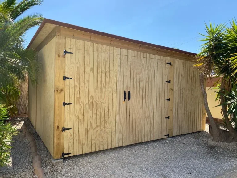 ¿Cómo cuidar tus puertas de garaje de madera?