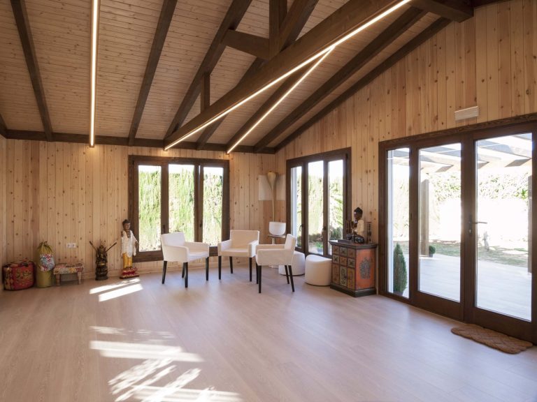 Conoce los mejores tipos de suelos para casas de madera
