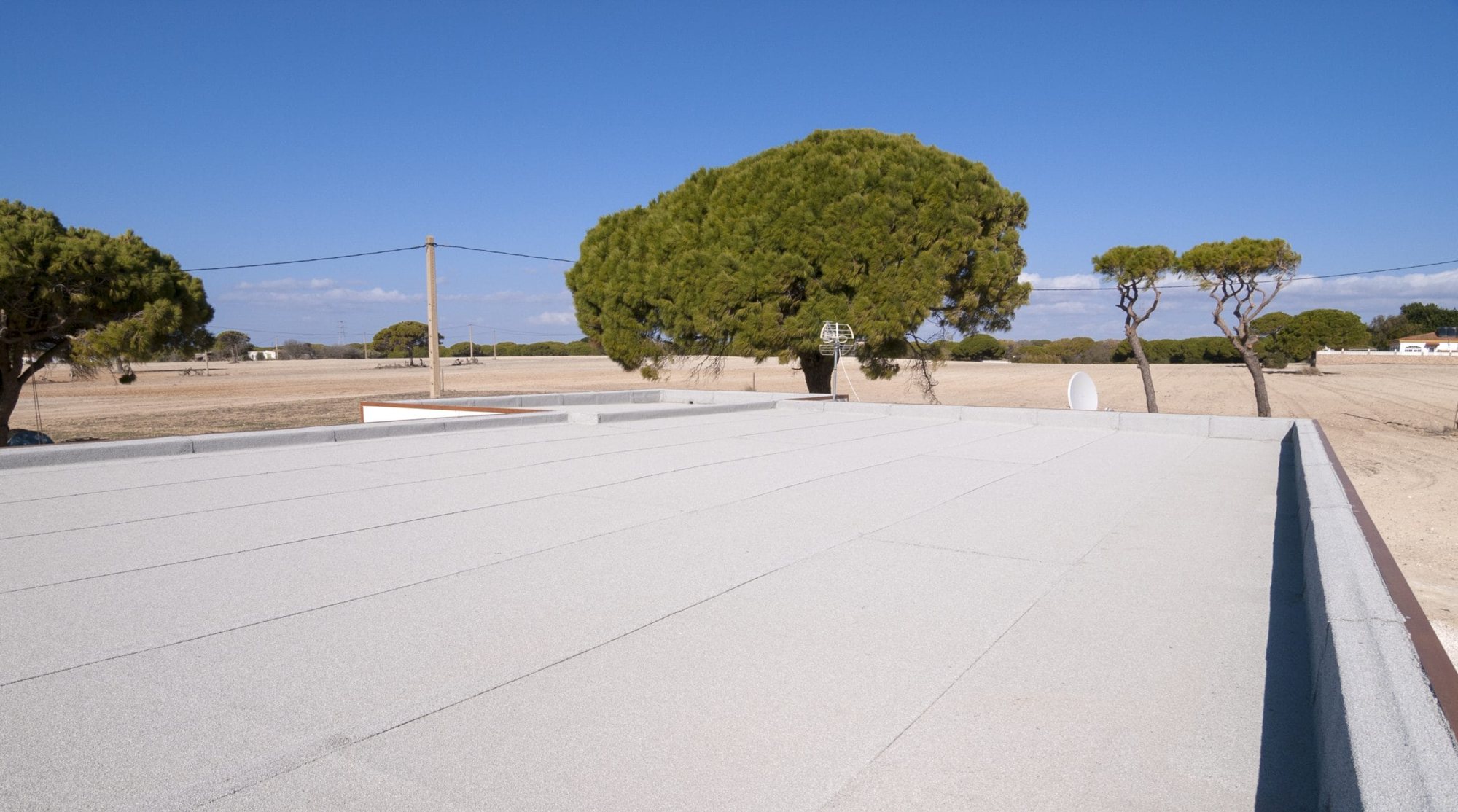 Tela asfáltica: La clave para la impermeabilización en casas de madera prefabricadas