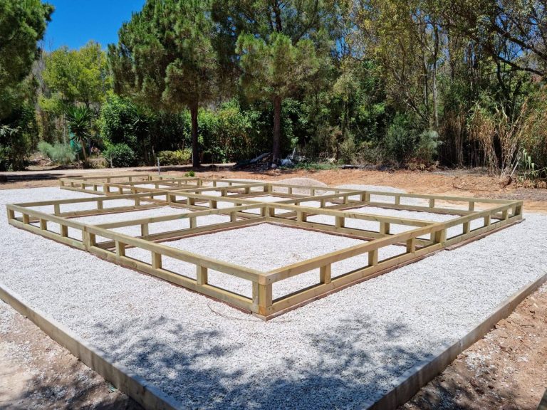 Cómo nivelar suelo para caseta de jardín de madera